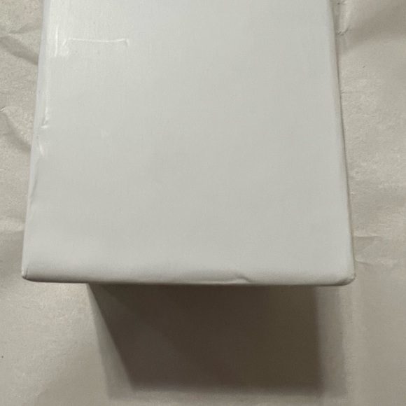 Scorpio brand beautiful gold ton m necklace - Picture 4 of 4